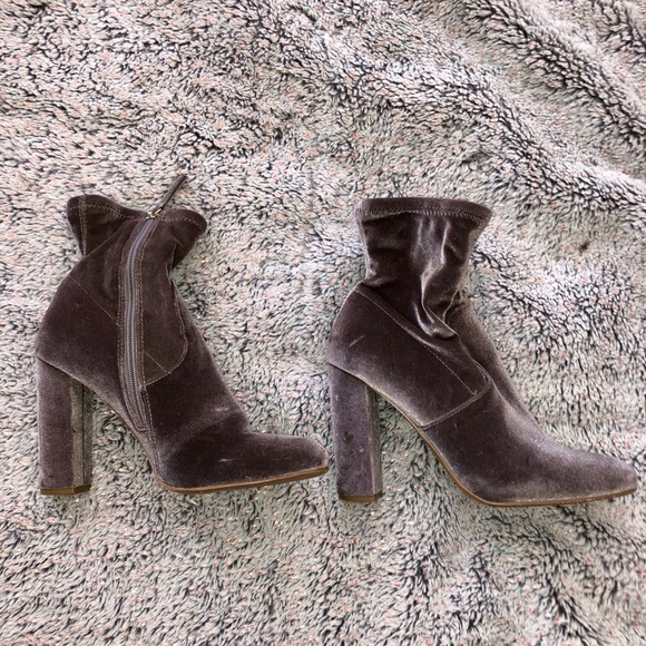Steve Madden Lilac Velvet Booties - Picture 4 of 7